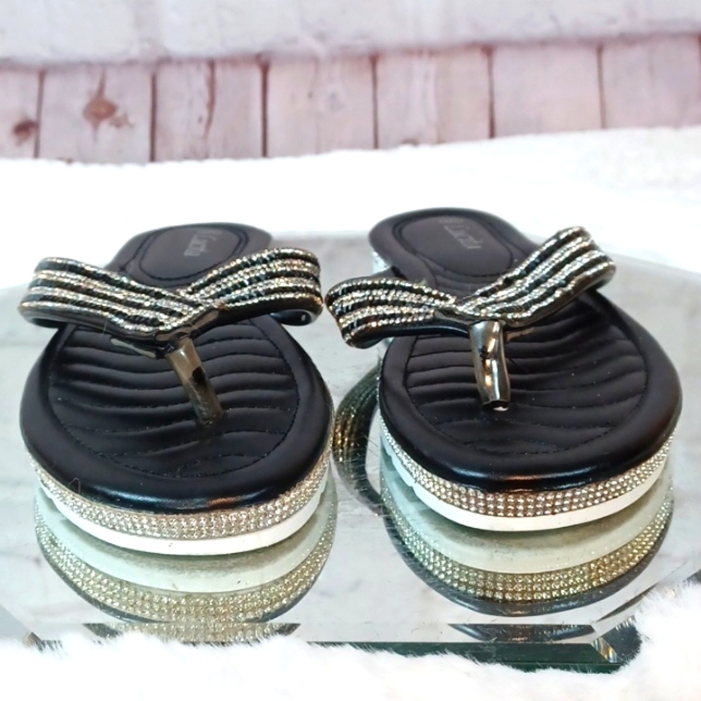 Lucita Rose‎ & Sparkle  Flip Flops   size 8 M